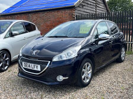 PEUGEOT 208 1.2 VTi Style