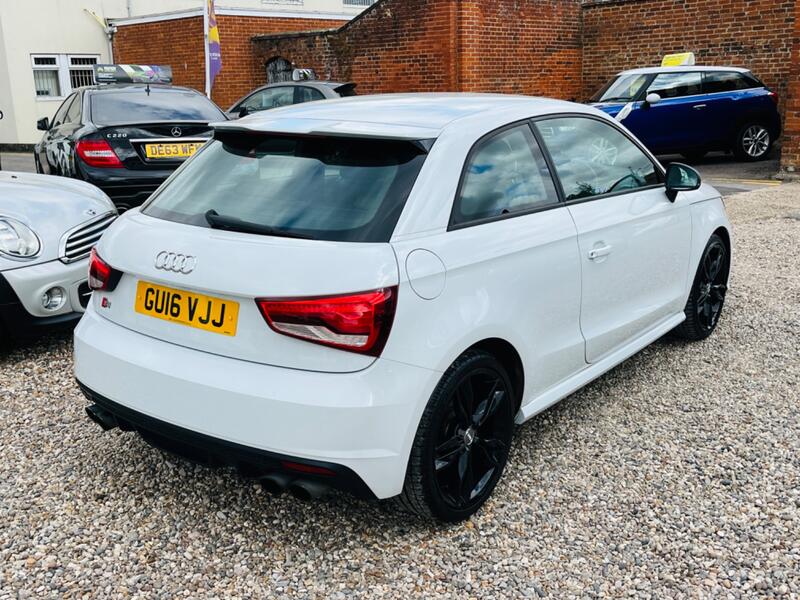 AUDI S1