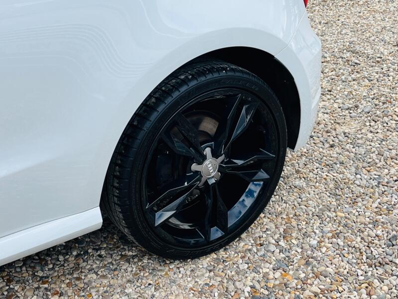 AUDI S1