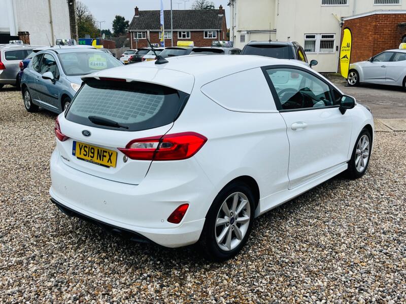 FORD FIESTA VAN