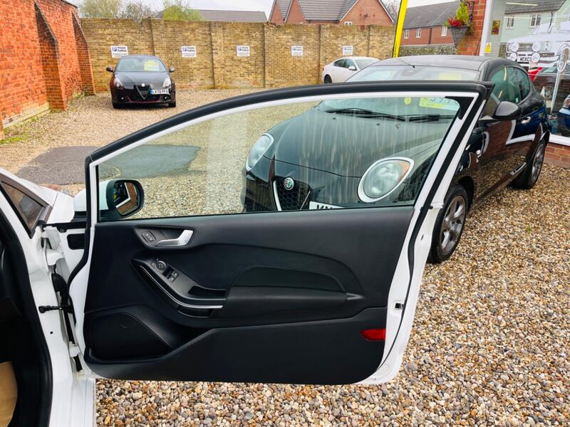 FORD FIESTA VAN