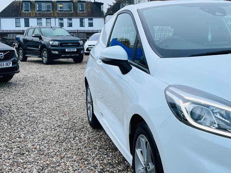 FORD FIESTA VAN