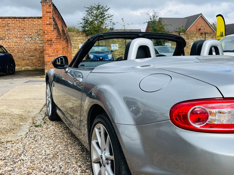 MAZDA MX-5