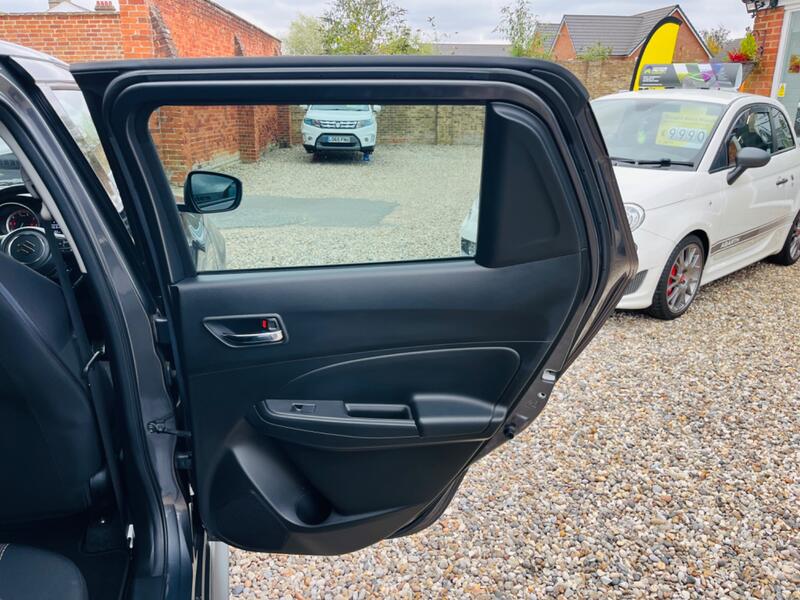 SUZUKI SWIFT
