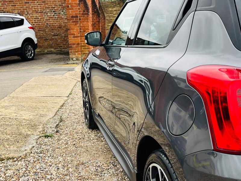 SUZUKI SWIFT