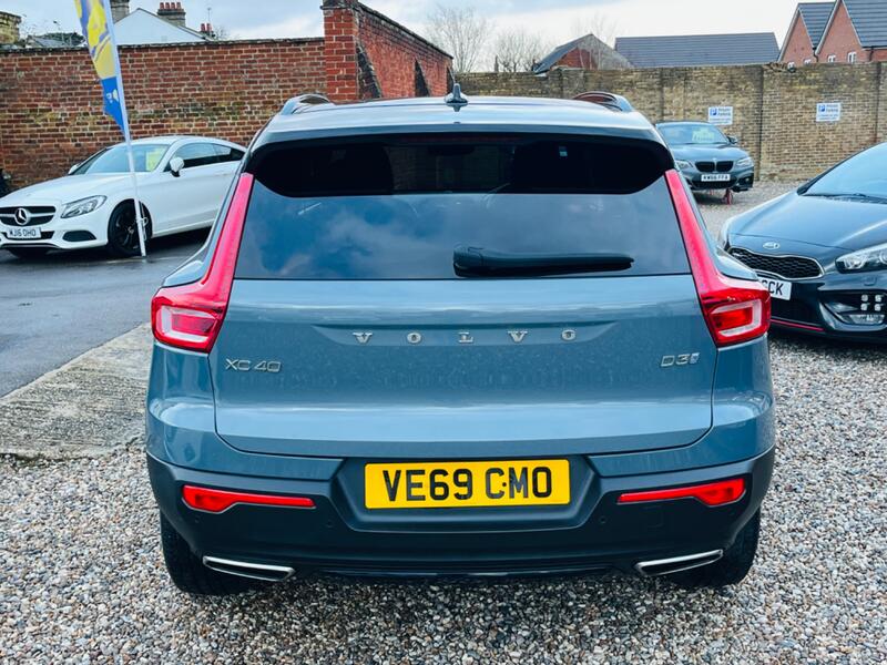 VOLVO XC40