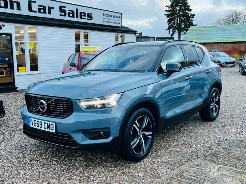 VOLVO XC40
