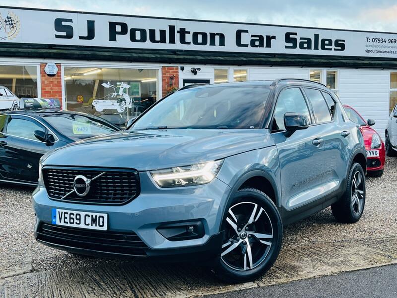 VOLVO XC40