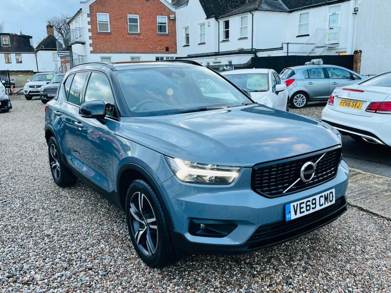 VOLVO XC40