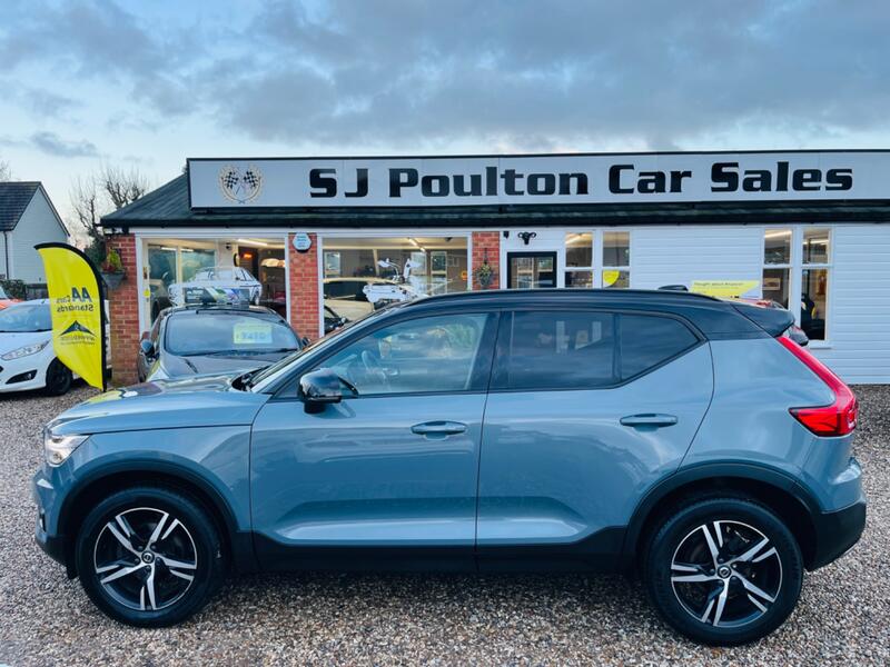 VOLVO XC40