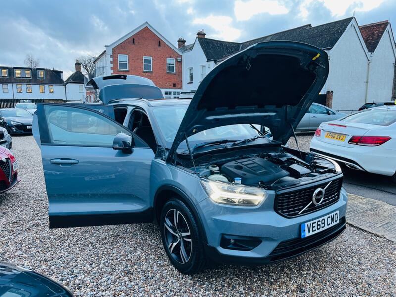 VOLVO XC40