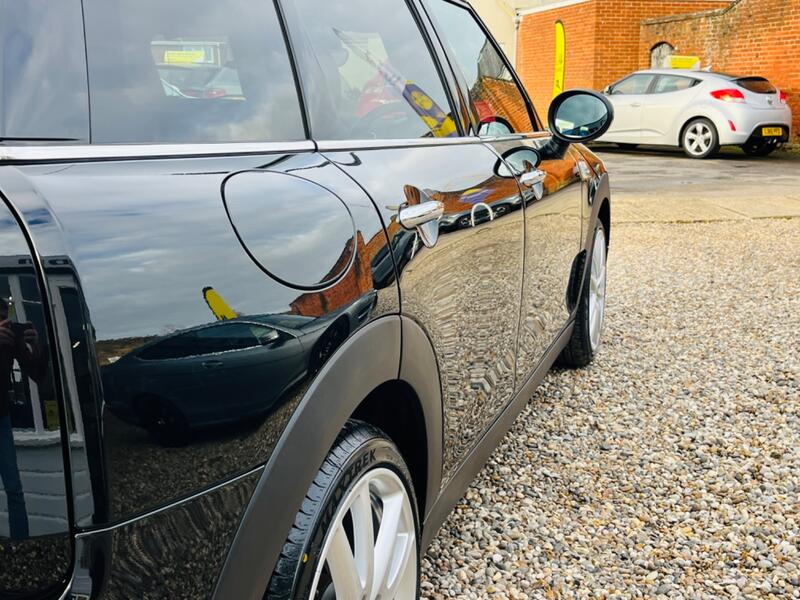 MINI CLUBMAN