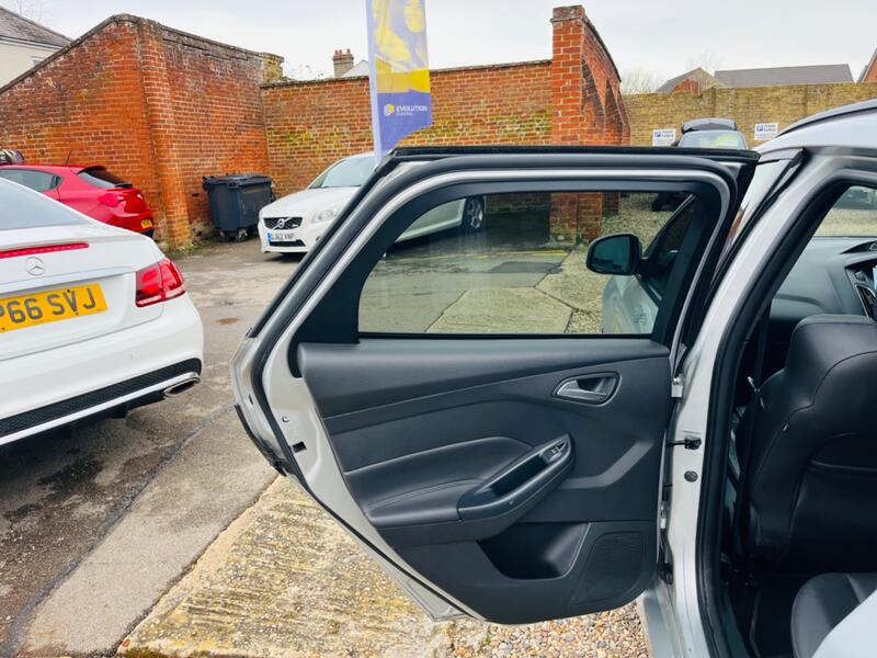 FORD FOCUS