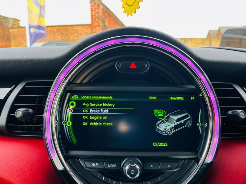MINI HATCH