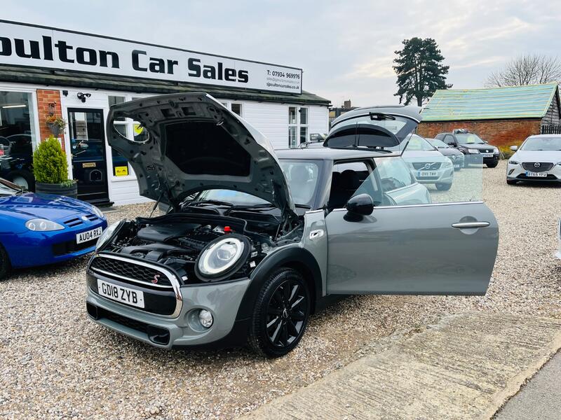 MINI HATCH