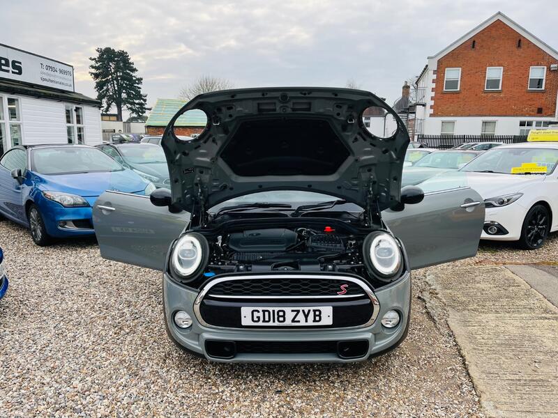 MINI HATCH