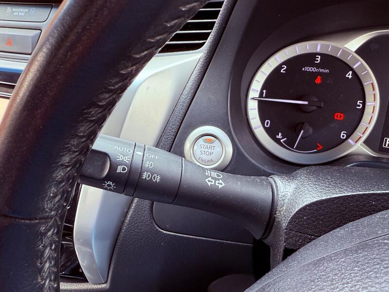 NISSAN NAVARA