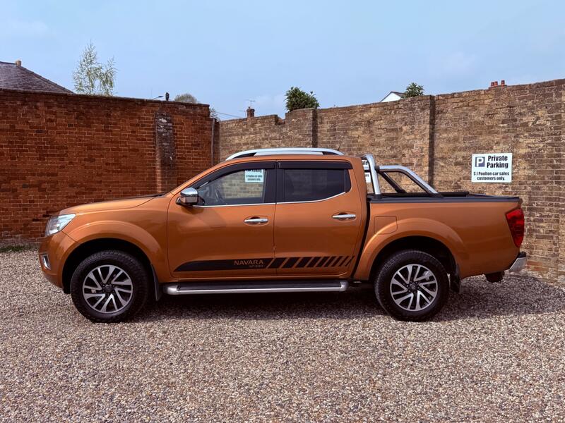 NISSAN NAVARA