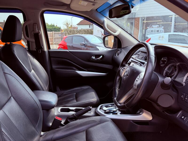 NISSAN NAVARA